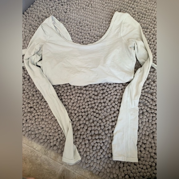 Lululemon long sleeve wrap top with thumb holes - Picture 3 of 6